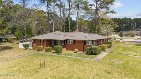 302 Oak Drive Washington NC 27889