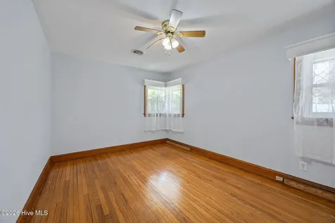 302 Oak Drive Washington NC 27889