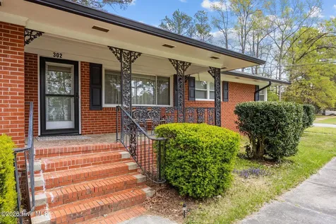 302 Oak Drive Washington NC 27889