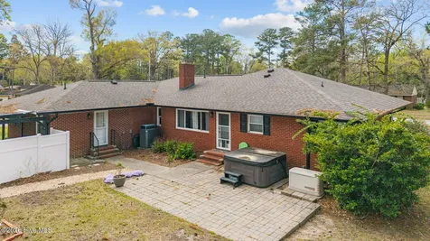 302 Oak Drive Washington NC 27889