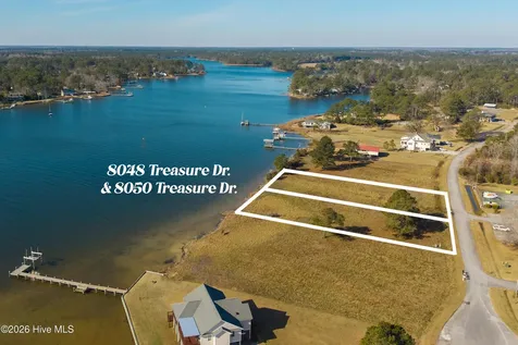8050 Treasure Drive Oriental NC 28571