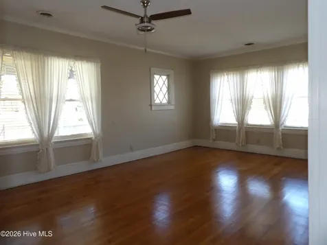 201 E Thompson Avenue Stantonsburg NC 27883