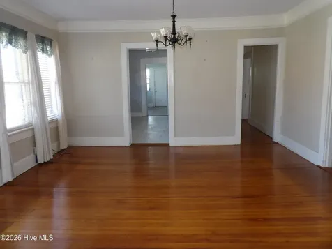 201 E Thompson Avenue Stantonsburg NC 27883