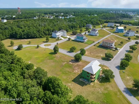 242 Colleton Square Newport NC 28570
