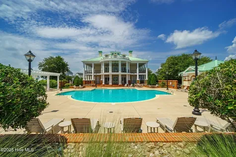 242 Colleton Square Newport NC 28570