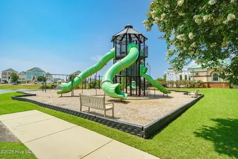 242 Colleton Square Newport NC 28570
