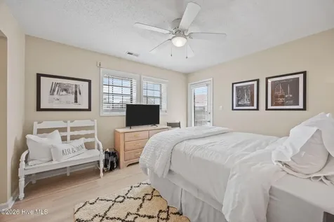 102 Diann Drive Emerald Isle NC 28594