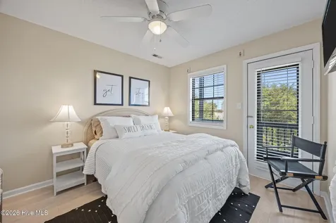 102 Diann Drive Emerald Isle NC 28594