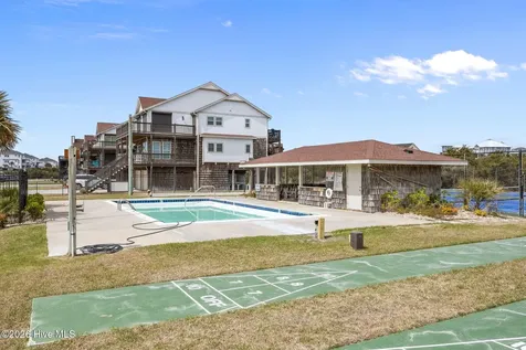 102 Diann Drive Emerald Isle NC 28594