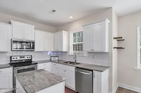 215 Farmhouse Lane Carthage NC 28327