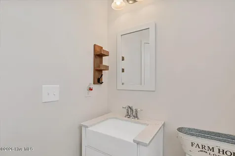 215 Farmhouse Lane Carthage NC 28327