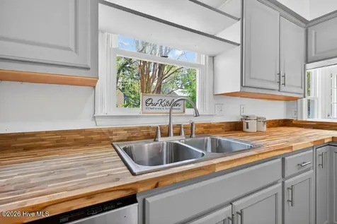 204 Sweetbriar Lane Havelock NC 28532
