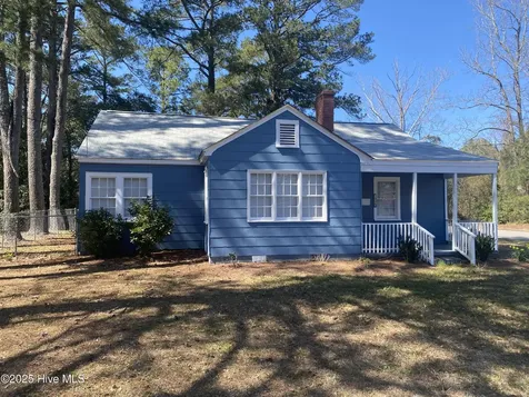 1306 N Respess Street Washington NC 27889