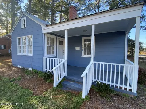 1306 N Respess Street Washington NC 27889