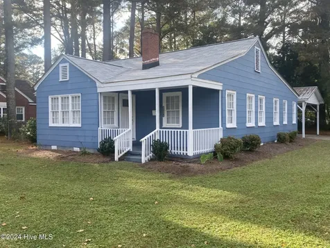 1306 N Respess Street Washington NC 27889