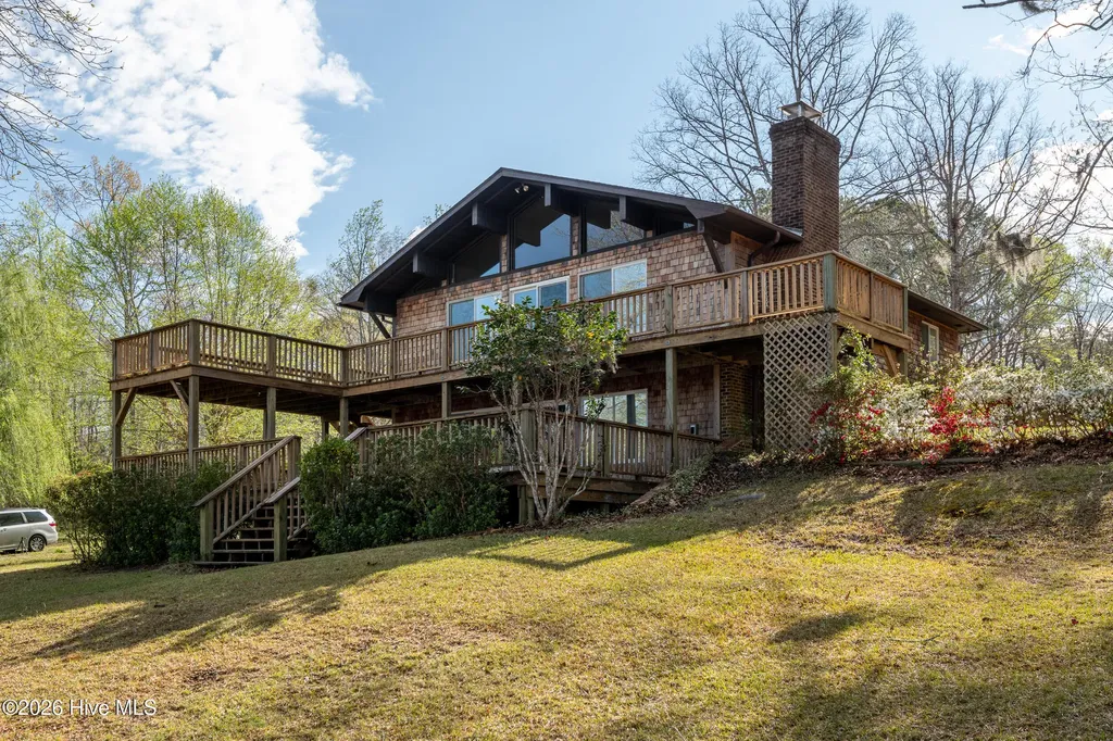 334 Creekwood Lane Blounts Creek NC 27814