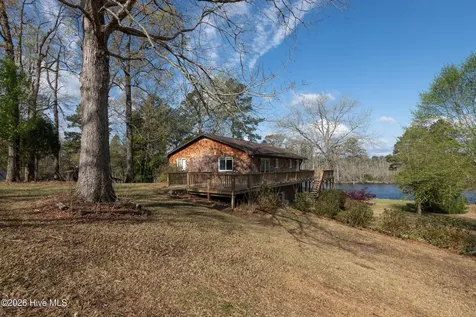 334 Creekwood Lane Blounts Creek NC 27814