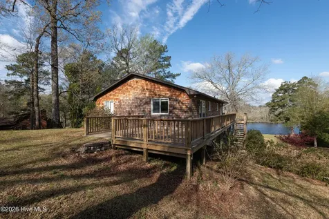 334 Creekwood Lane Blounts Creek NC 27814