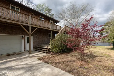 334 Creekwood Lane Blounts Creek NC 27814