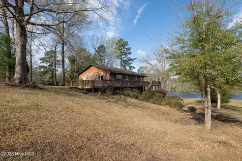 334 Creekwood Lane Blounts Creek NC 27814