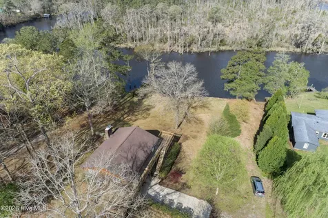 334 Creekwood Lane Blounts Creek NC 27814