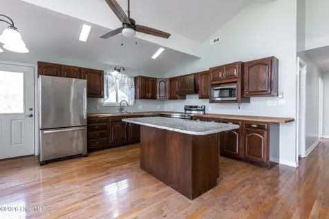 334 Creekwood Lane Blounts Creek NC 27814