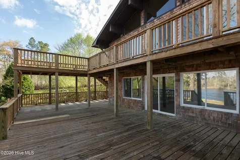 334 Creekwood Lane Blounts Creek NC 27814