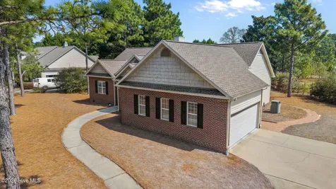 8 Hialeah Place Pinehurst NC 28374