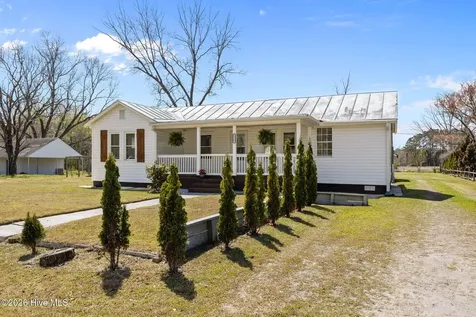 5217 Highway 101 Newport NC 28570