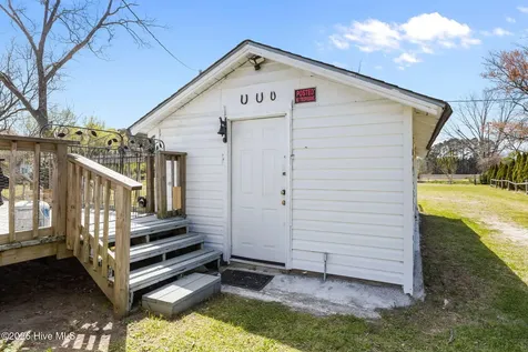 5217 Highway 101 Newport NC 28570