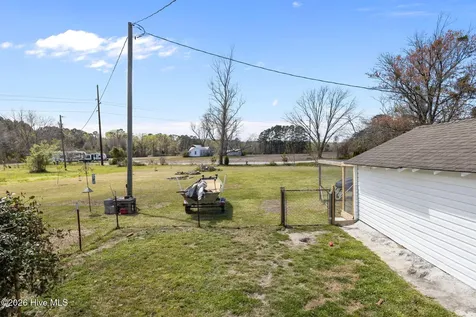 5217 Highway 101 Newport NC 28570