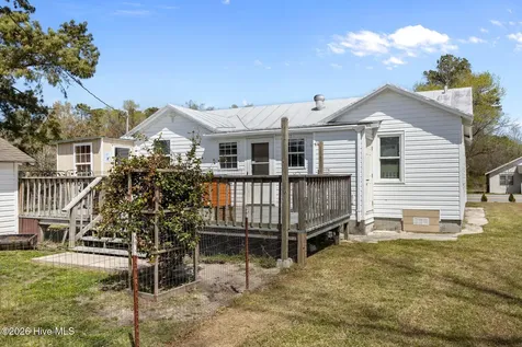 5217 Highway 101 Newport NC 28570