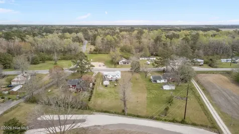 5217 Highway 101 Newport NC 28570