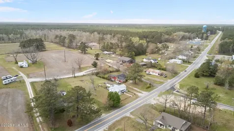 5217 Highway 101 Newport NC 28570