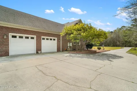 213 Country Club Drive Wallace NC 28466