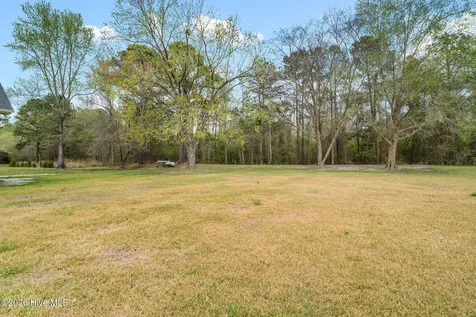 213 Country Club Drive Wallace NC 28466