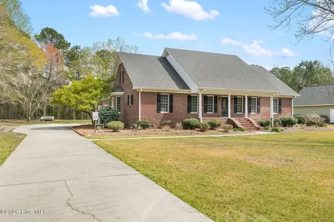 213 Country Club Drive Wallace NC 28466