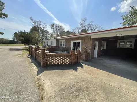 15133 Sam Potts Highway Bolton NC 28423