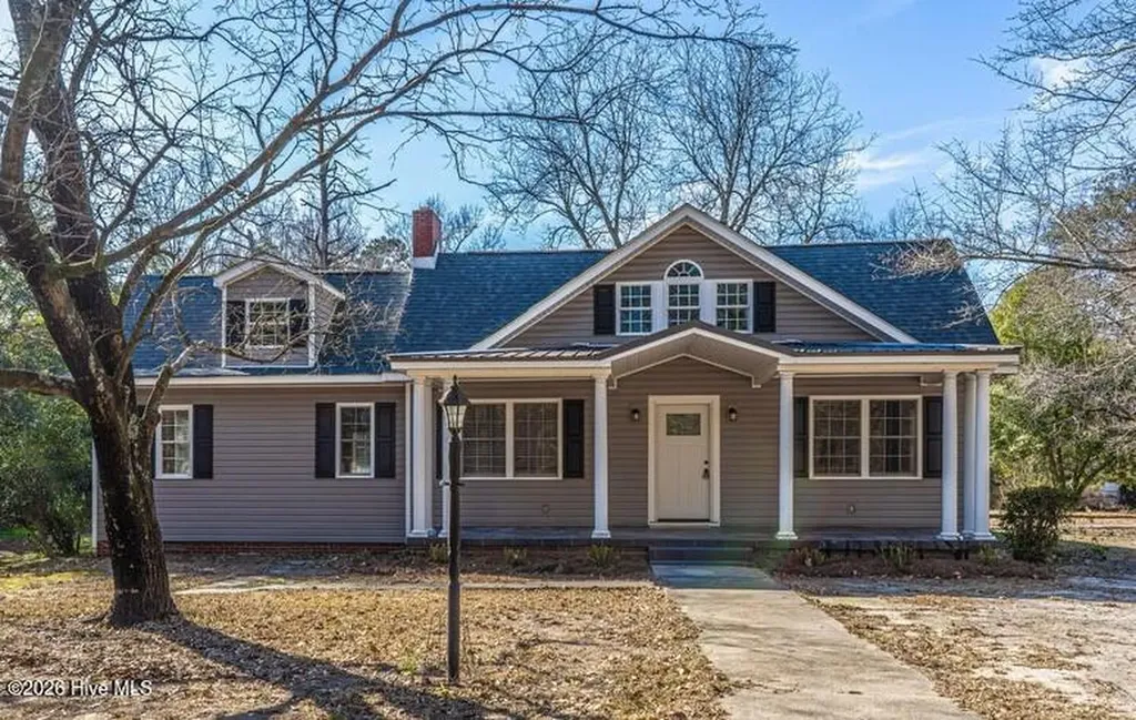 817 Aberdeen Road Laurinburg NC 28352