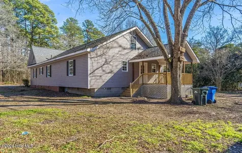 817 Aberdeen Road Laurinburg NC 28352