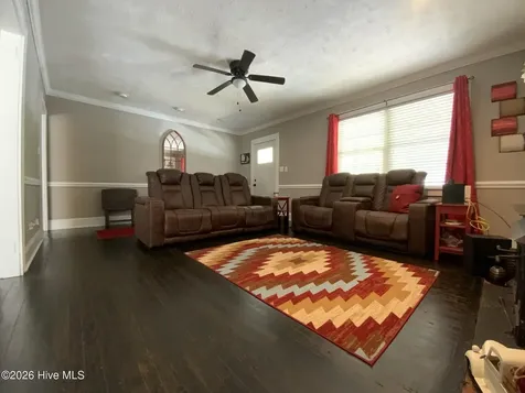 817 Aberdeen Road Laurinburg NC 28352
