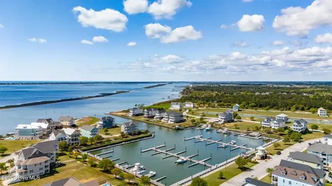 526 Cannonsgate Drive Newport NC 28570