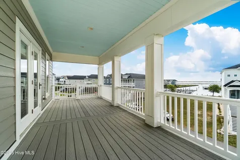 526 Cannonsgate Drive Newport NC 28570
