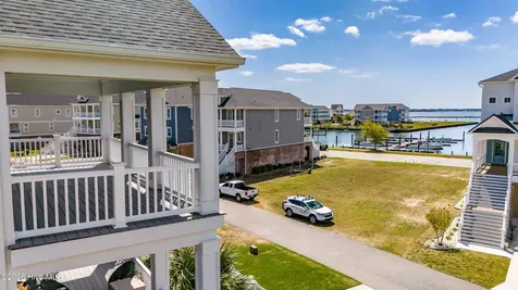 526 Cannonsgate Drive Newport NC 28570