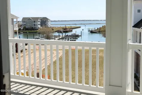 526 Cannonsgate Drive Newport NC 28570