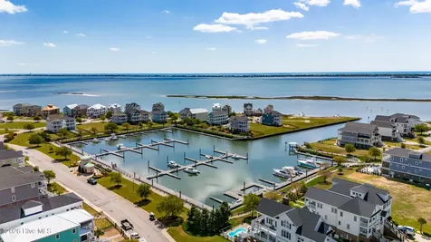 526 Cannonsgate Drive Newport NC 28570