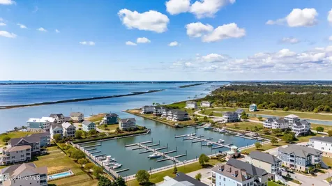 526 Cannonsgate Drive Newport NC 28570