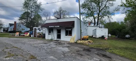 3422 Us 17 Highway S Chocowinity NC 27817