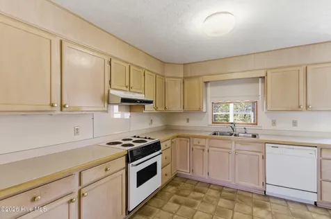 2695 Highway 70 Beaufort Beaufort NC 28516