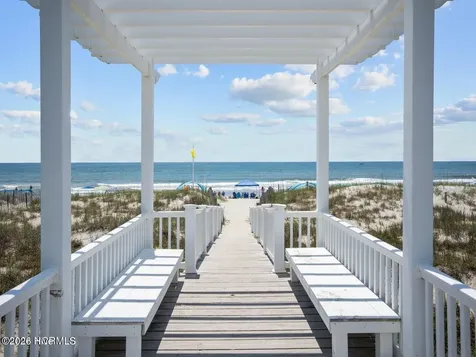 302 Governor Safford Lane Emerald Isle NC 28594